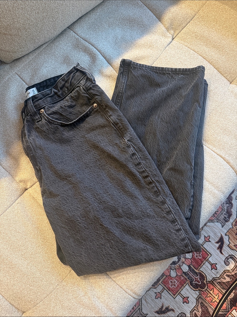 Abercrombie & Fitch - The Loose High Rise Jeans